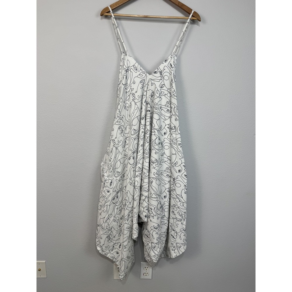 World Market Jumpsuit Women's S/M White Line Art Faces Pockets Boho Relaxed